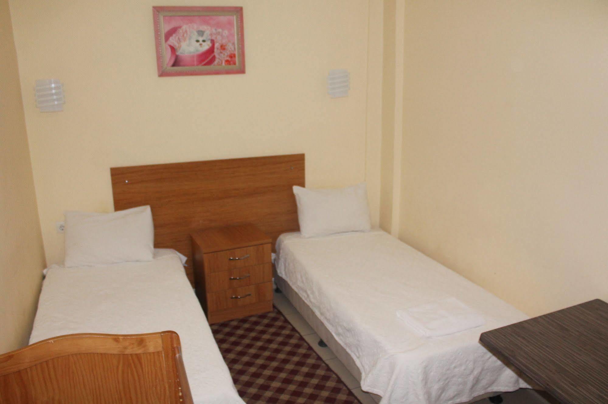 Oz Guven Hotel Istanboel Buitenkant foto